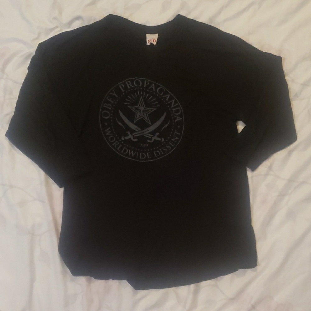 Obey propaganda mid sleeve shirt size large